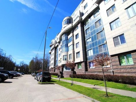 Продажа 3-комнатной квартиры, Санкт-Петербург, Крестовский проспект,  дом 15