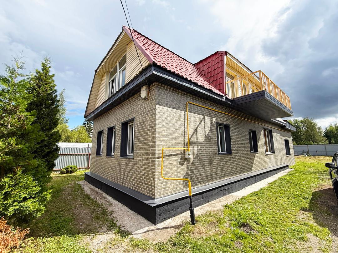 Санкт-Петербург, пос. Володарский (Сергиево). Коттедж 243 кв.м на участке 10 соток