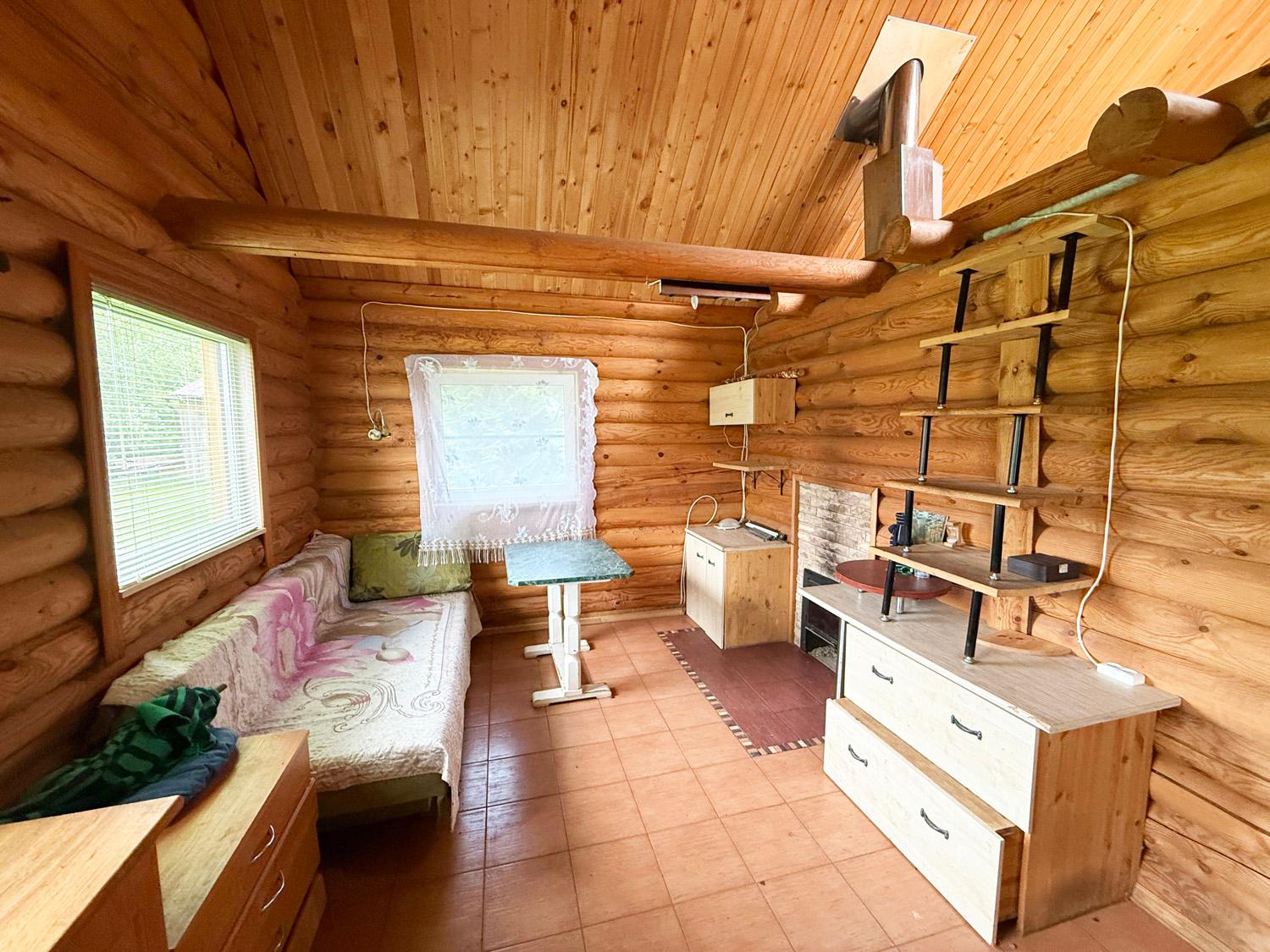 д. Красноозерное, берег оз. Красное. Дом-баня 60 кв.м на участке 7 соток