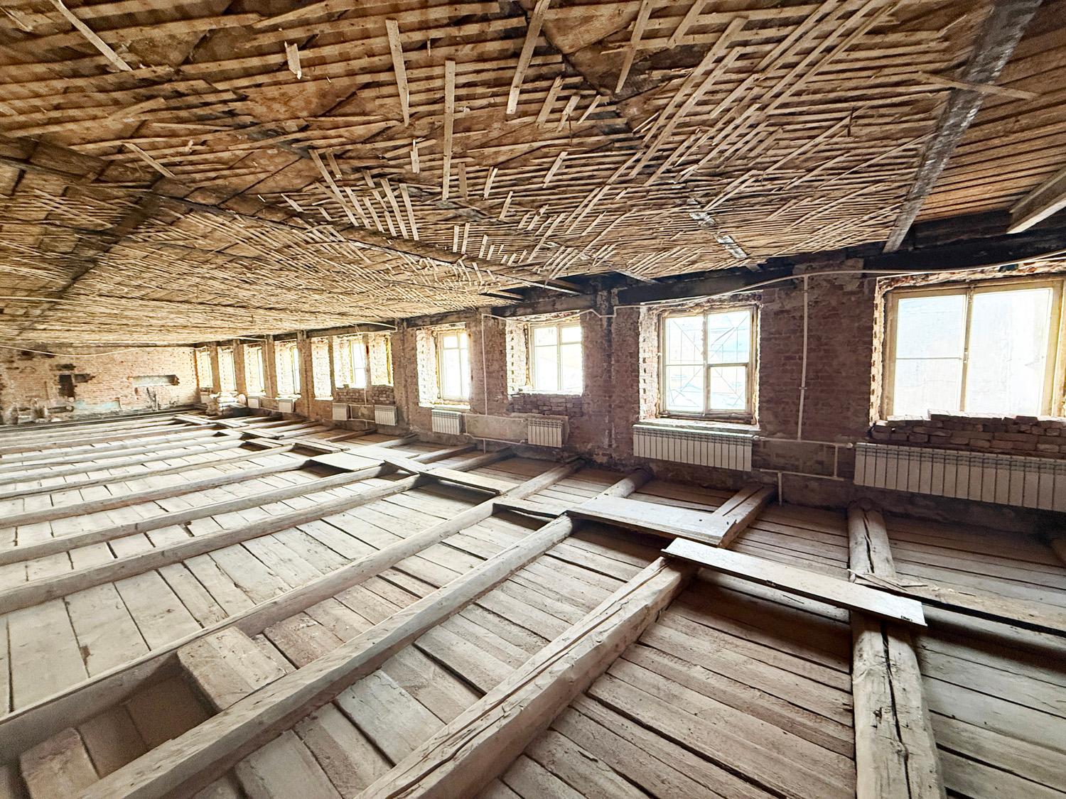 м. «Чернышевская». 5-комнатная квартира 130 кв.м