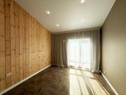 b7f563ac-eaa5-4c77-bac4-c7a6654c8db8