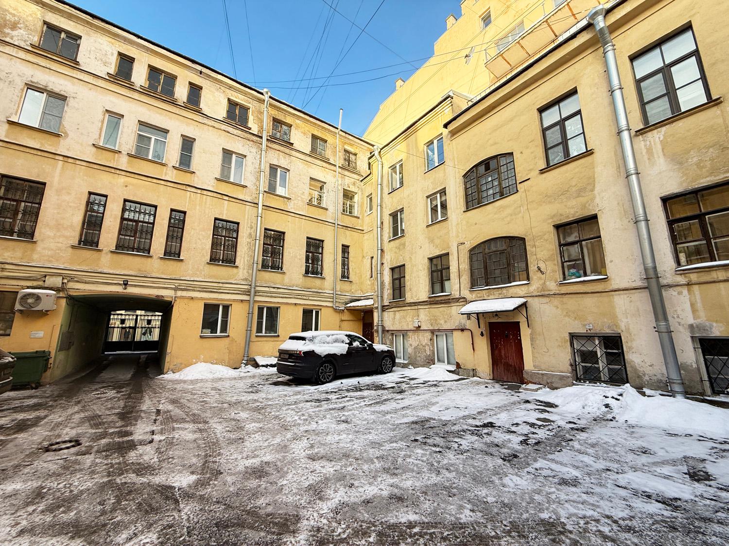 м. «Чернышевская». 5-комнатная квартира 130 кв.м