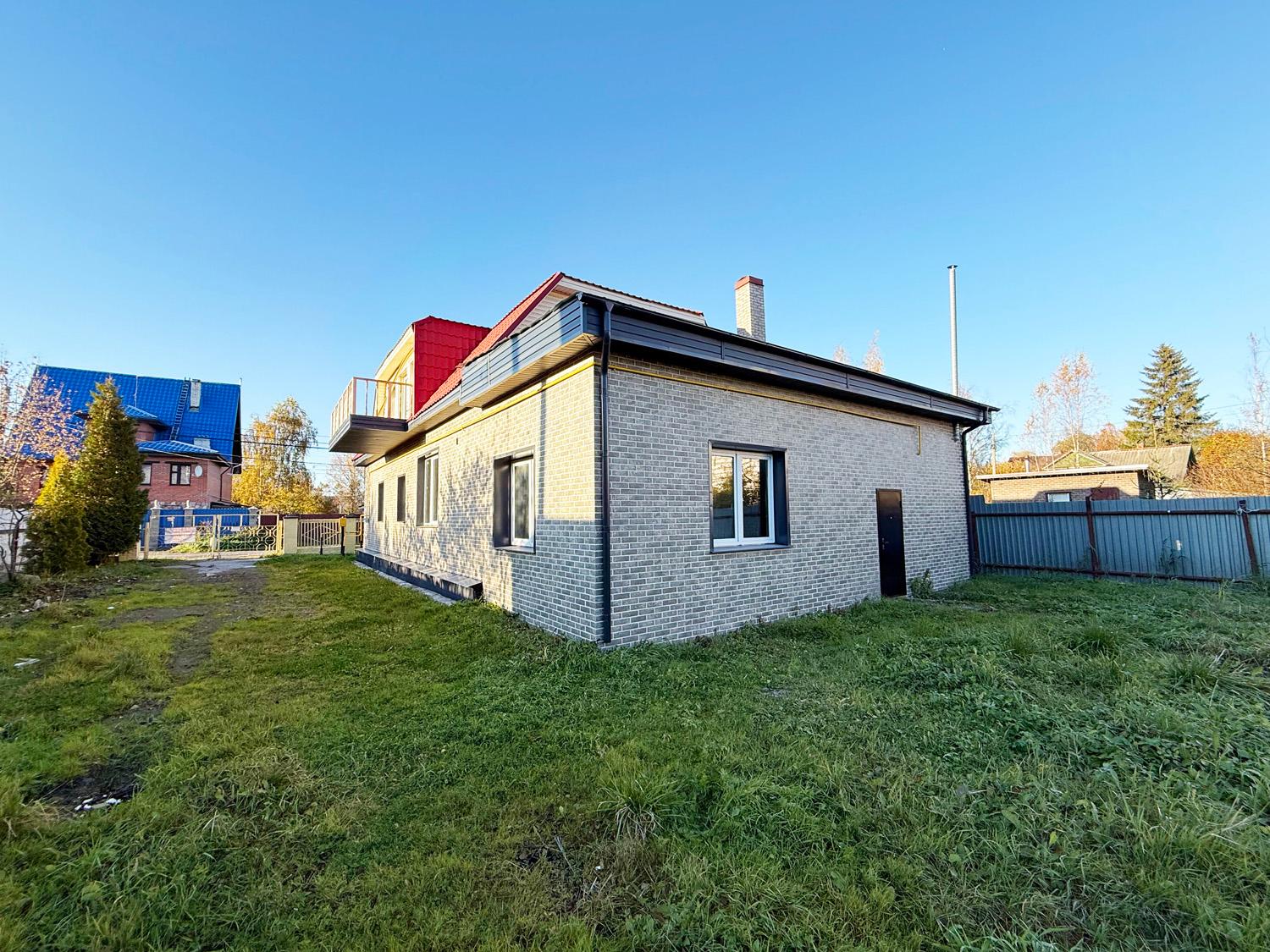 Санкт-Петербург, пос. Володарский (Сергиево). Коттедж 243 кв.м на участке 10 соток