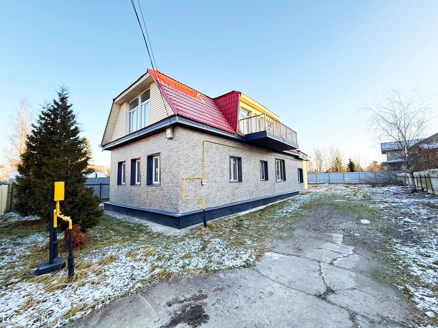 Санкт-Петербург, пос. Володарский (Сергиево). Коттедж 243 кв.м на участке 10 соток