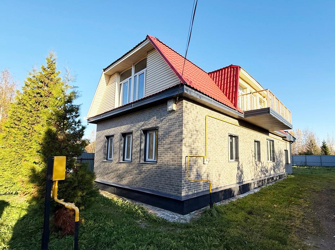 Санкт-Петербург, пос. Володарский (Сергиево). Коттедж 243 кв.м на участке 10 соток