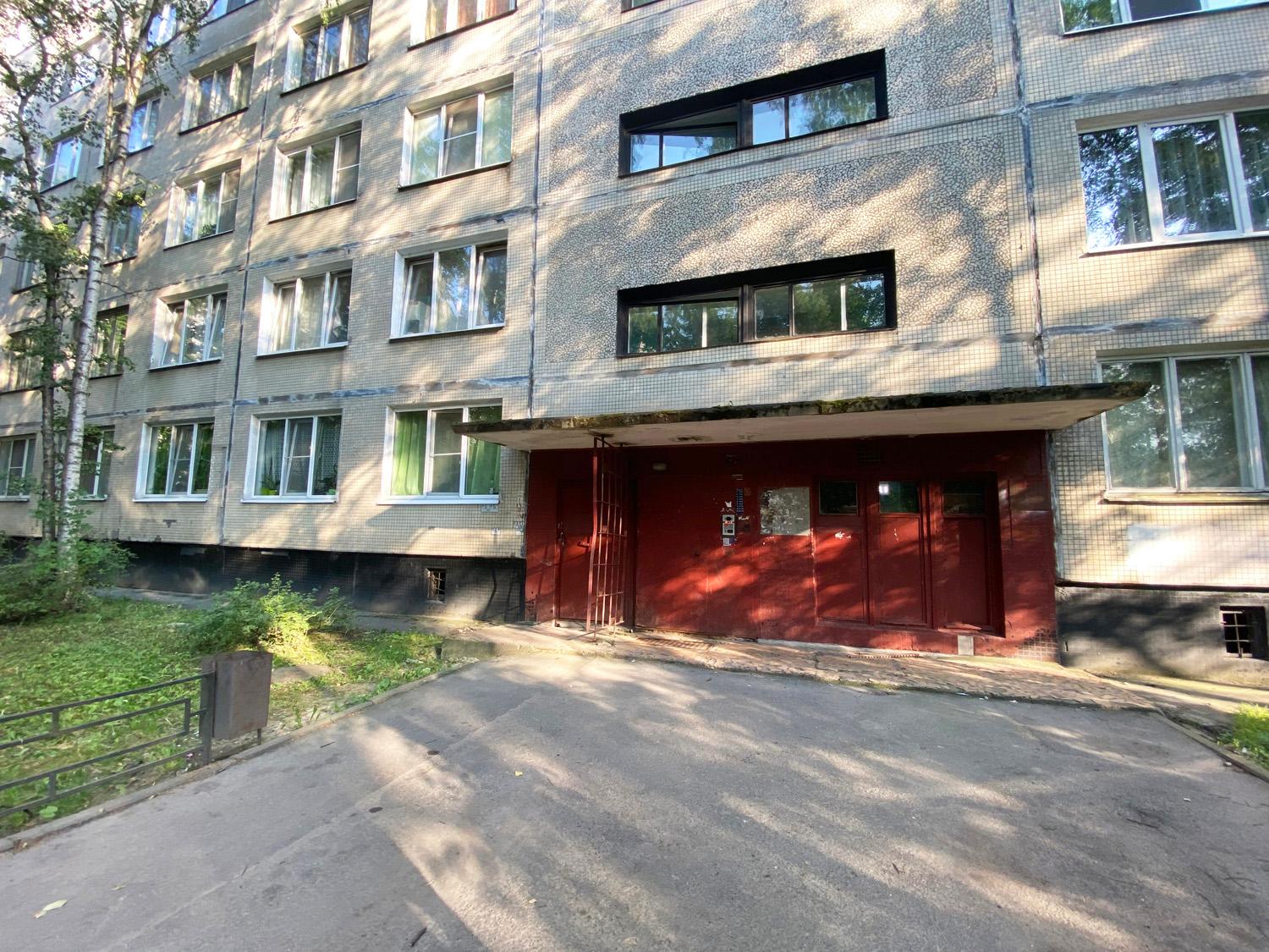 м. « Ул. Дыбенко». 3-комнатная квартира 62,4 кв.м