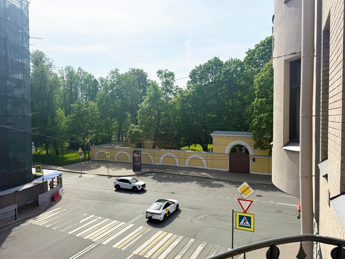 м. «Чернышевская». 4-комнатная квартира 113,9 кв.м с видом на Таврический сад