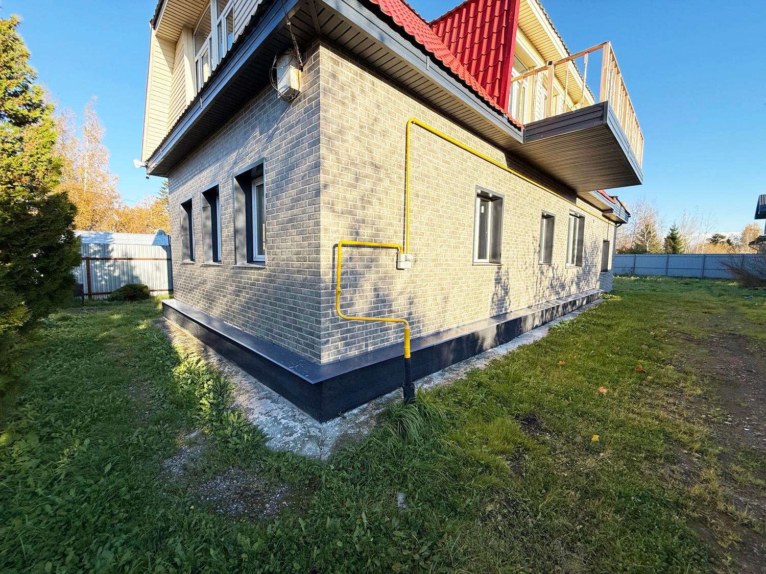 Санкт-Петербург, пос. Володарский (Сергиево). Коттедж 243 кв.м на участке 10 соток