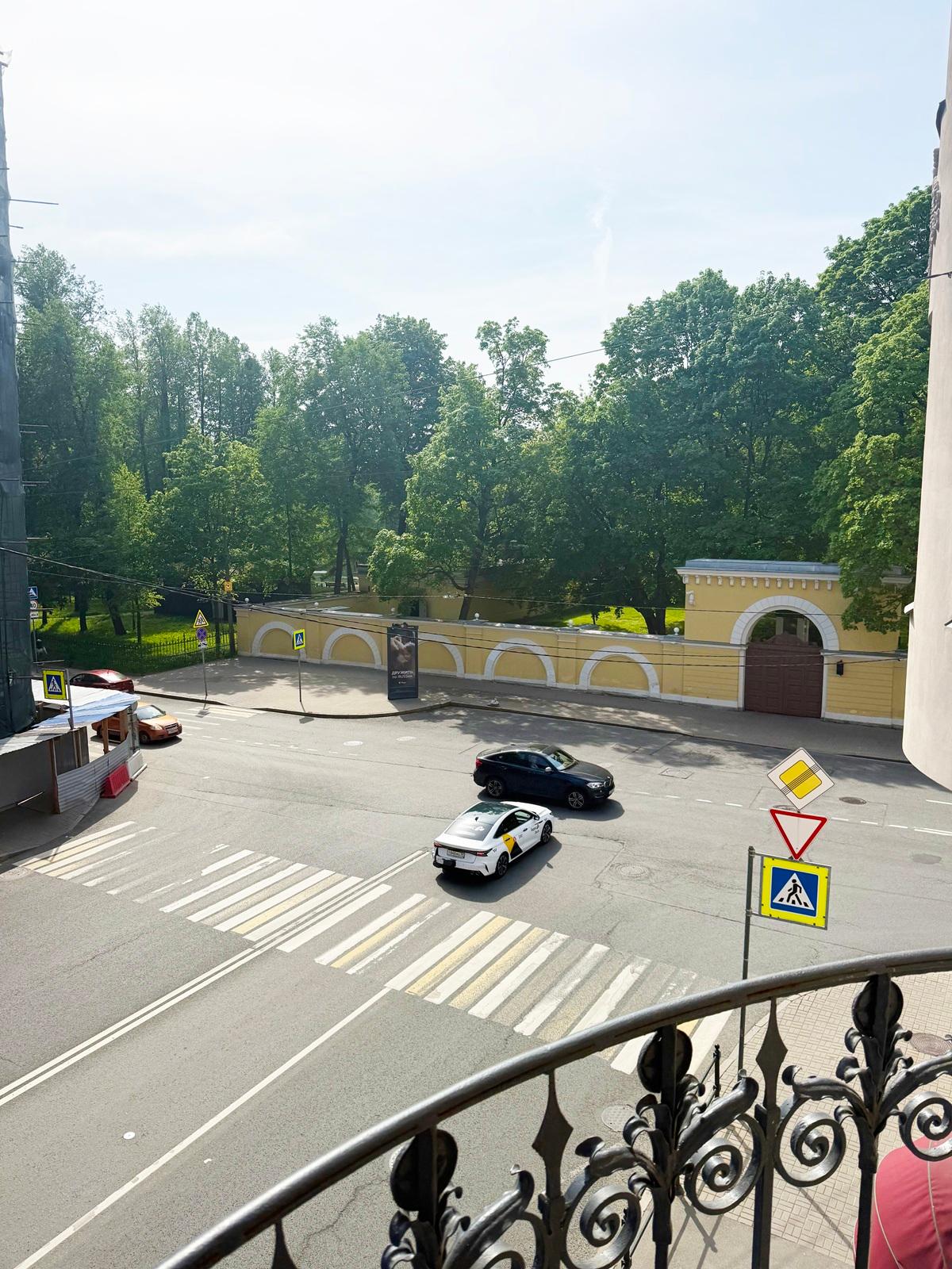 м. «Чернышевская». 4-комнатная квартира 113,9 кв.м с видом на Таврический сад