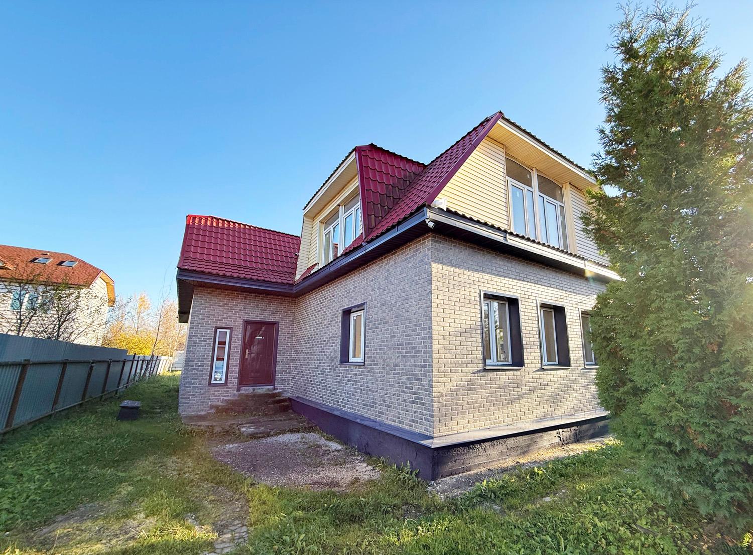 Санкт-Петербург, пос. Володарский (Сергиево). Коттедж 243 кв.м на участке 10 соток