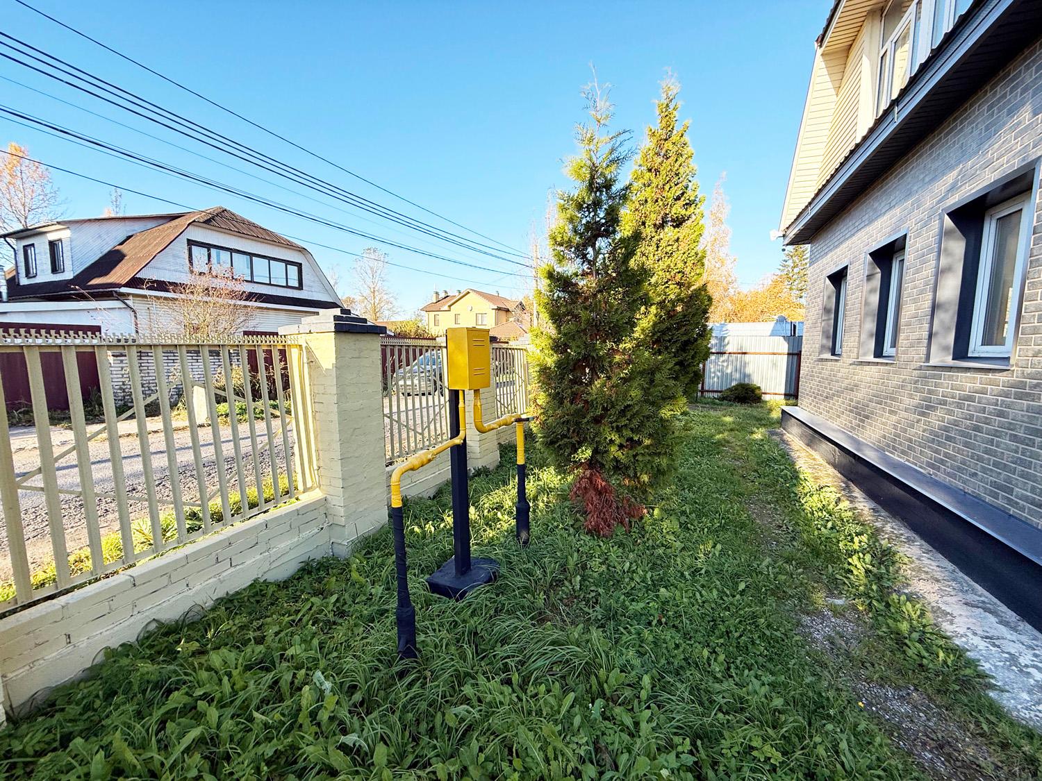 Санкт-Петербург, пос. Володарский (Сергиево). Коттедж 243 кв.м на участке 10 соток