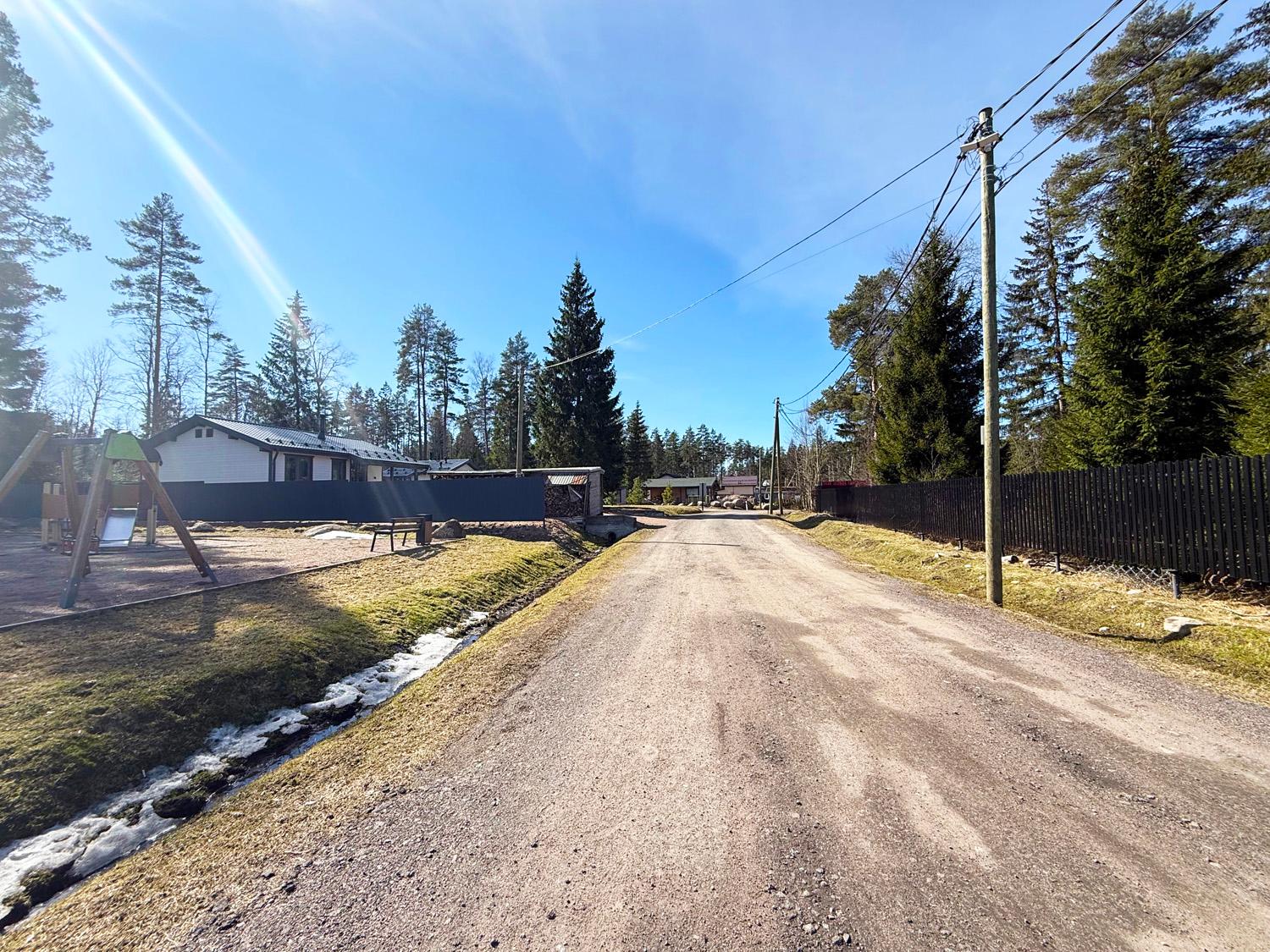 пос. Малышево. Участок 10 соток на берегу Пионерского оз.