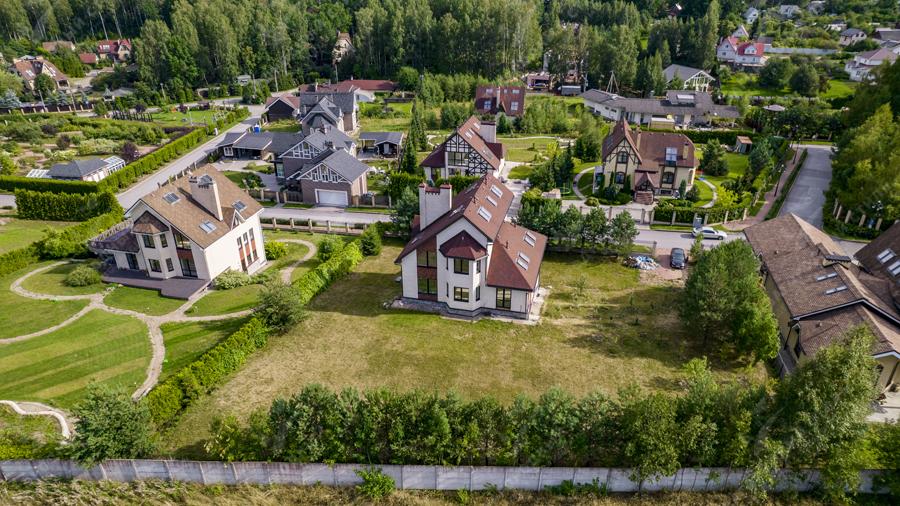 д. Хязельки, КП «Лукоморье». Новый коттедж 480 кв.м на участке 21 сотка