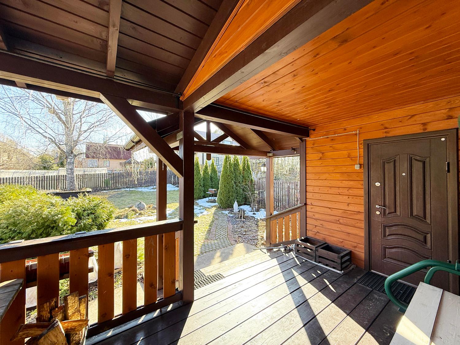 д. Гарболово. Дом у озера 162 кв.м на участке 8 соток