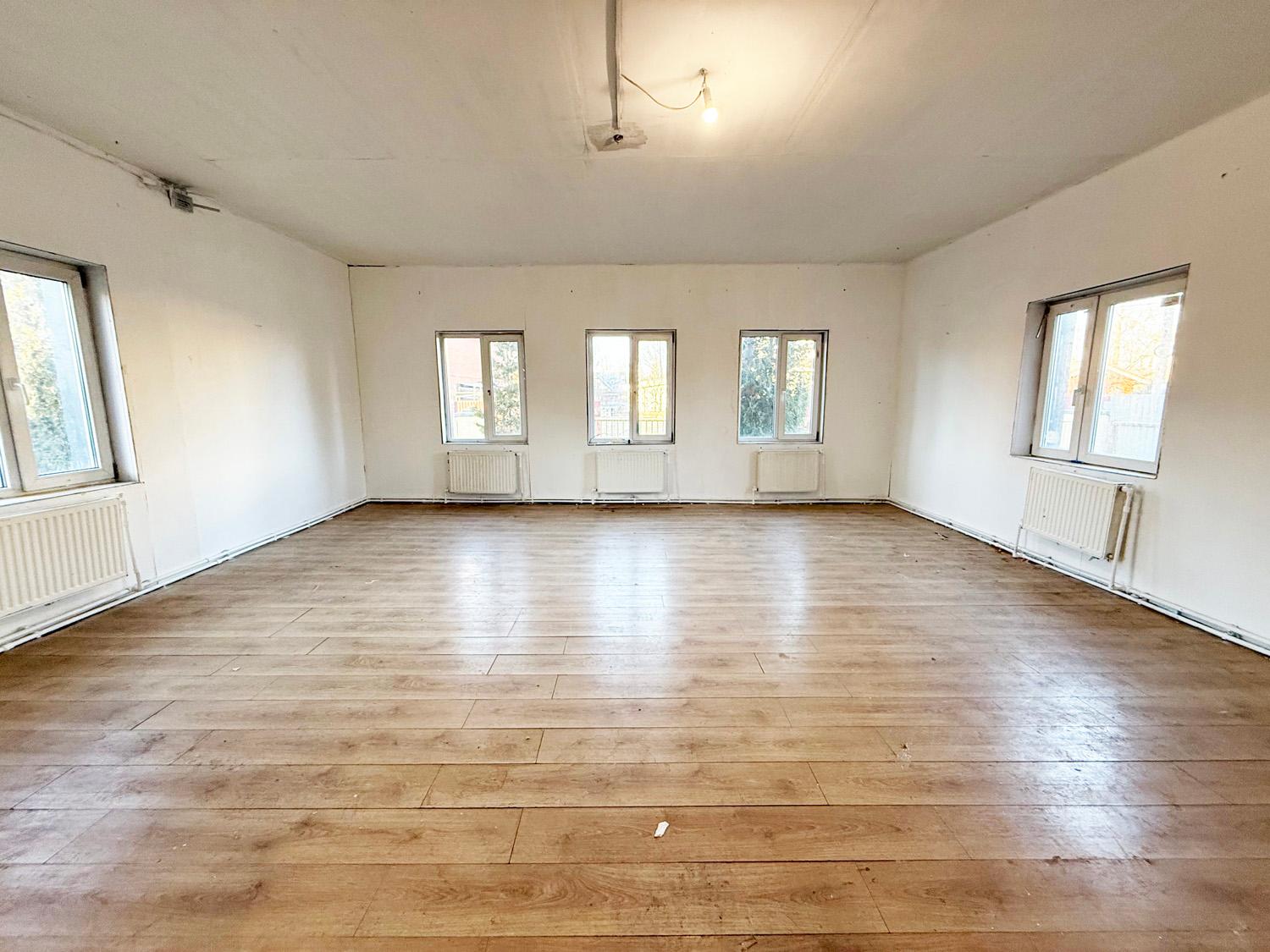 Санкт-Петербург, пос. Володарский (Сергиево). Коттедж 243 кв.м на участке 10 соток