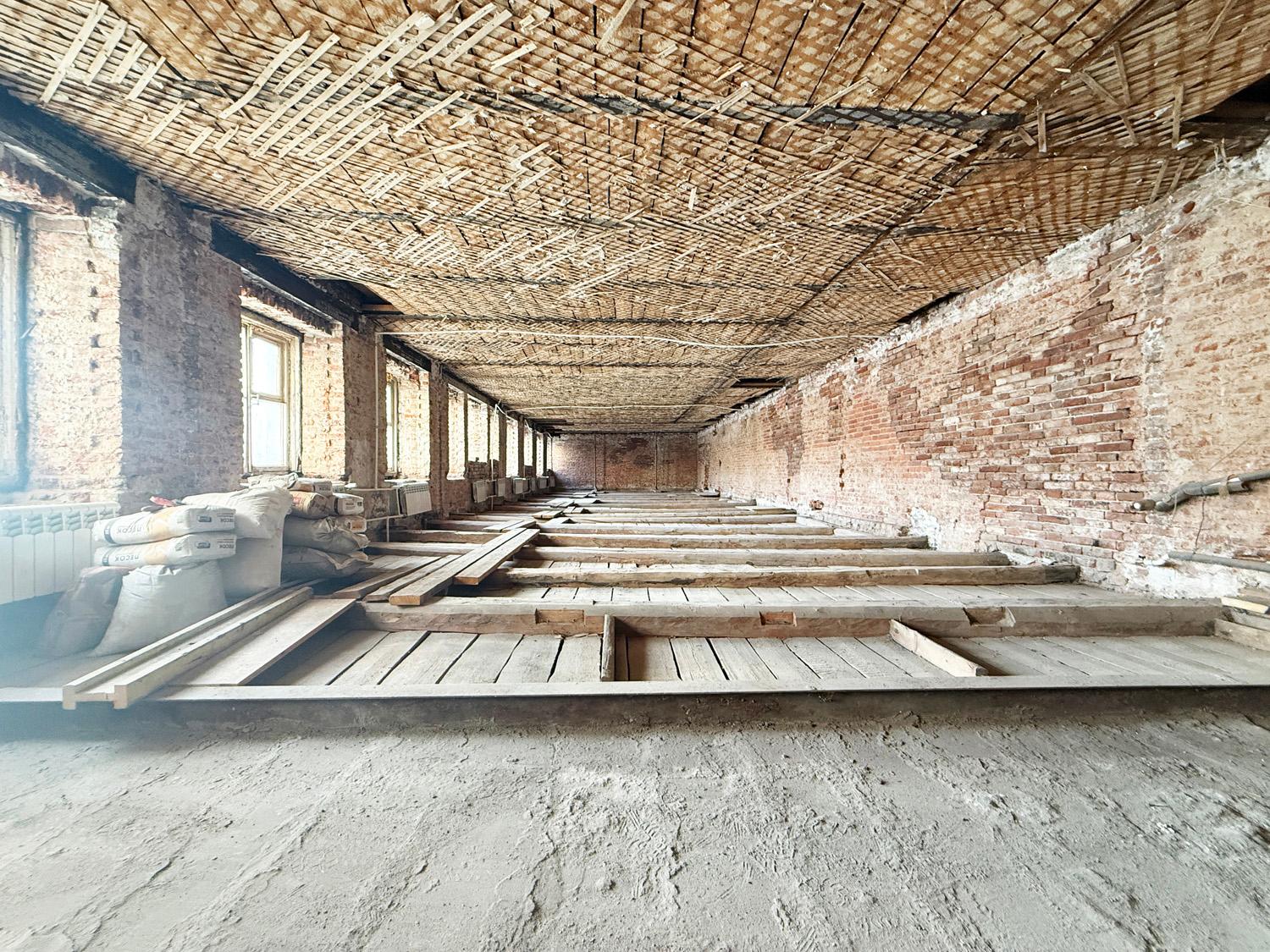 м. «Чернышевская». 5-комнатная квартира 130 кв.м