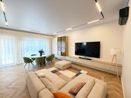 94bc5e16-f56d-44b2-9b89-1181ff7e9ec2