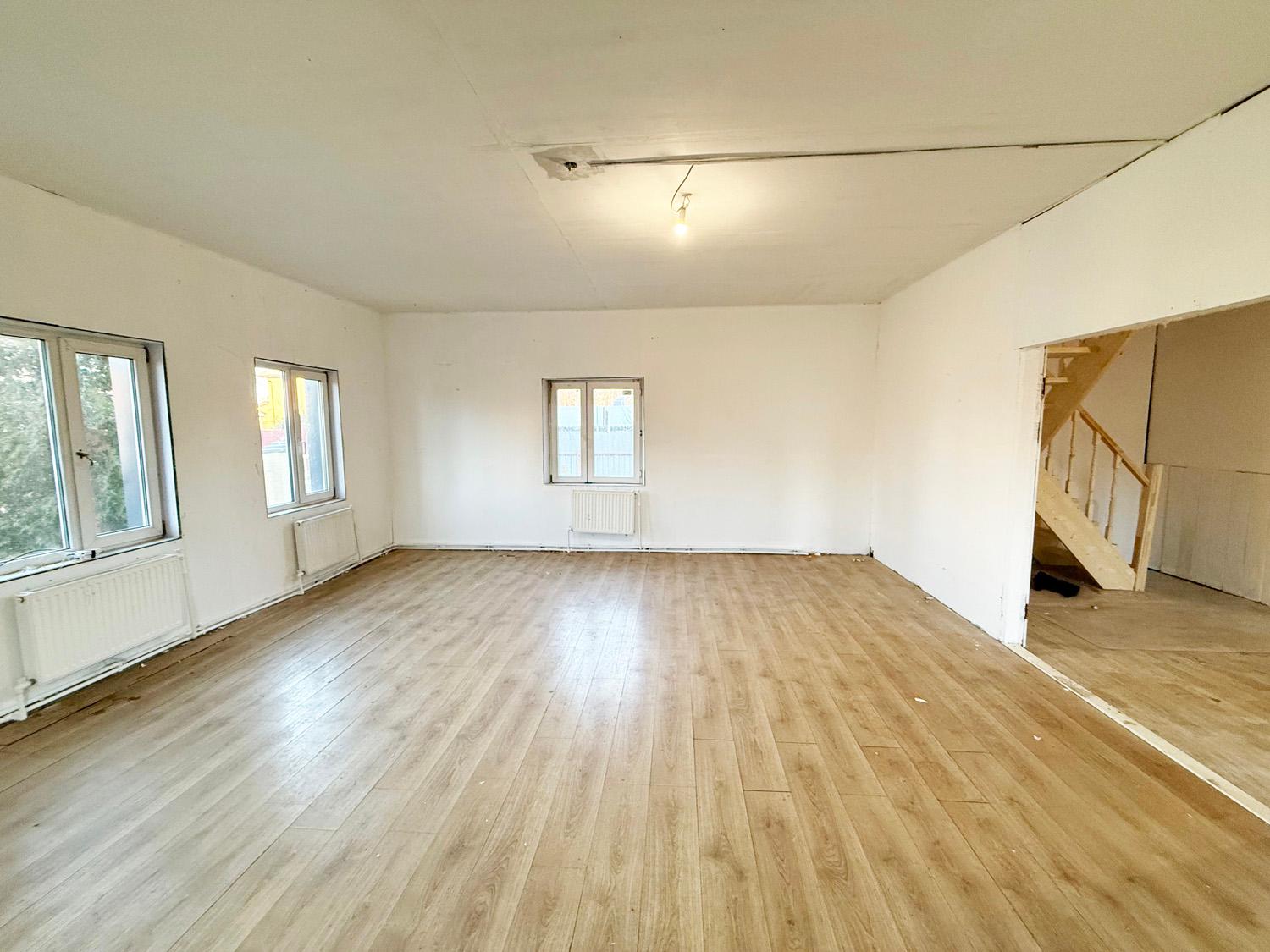 Санкт-Петербург, пос. Володарский (Сергиево). Коттедж 243 кв.м на участке 10 соток