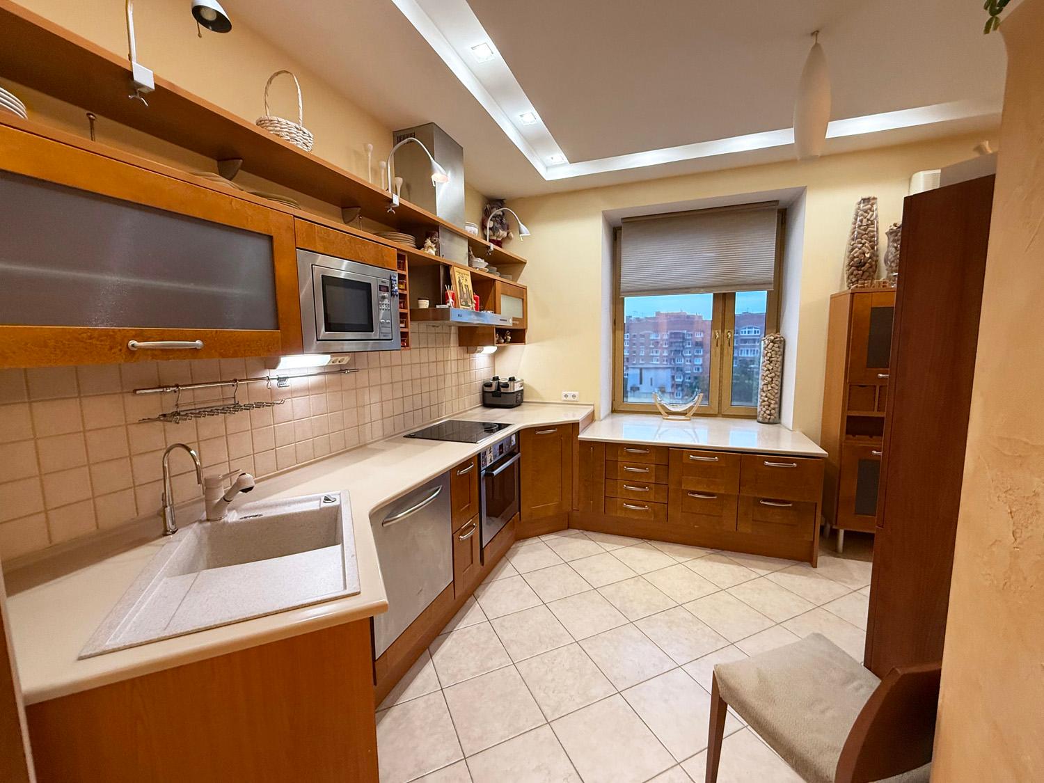 м. «Озерки». 3-комнатная квартира 110 кв.м