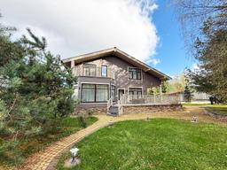 2de513a1-0f27-4e16-a29b-aae8a9badbc9