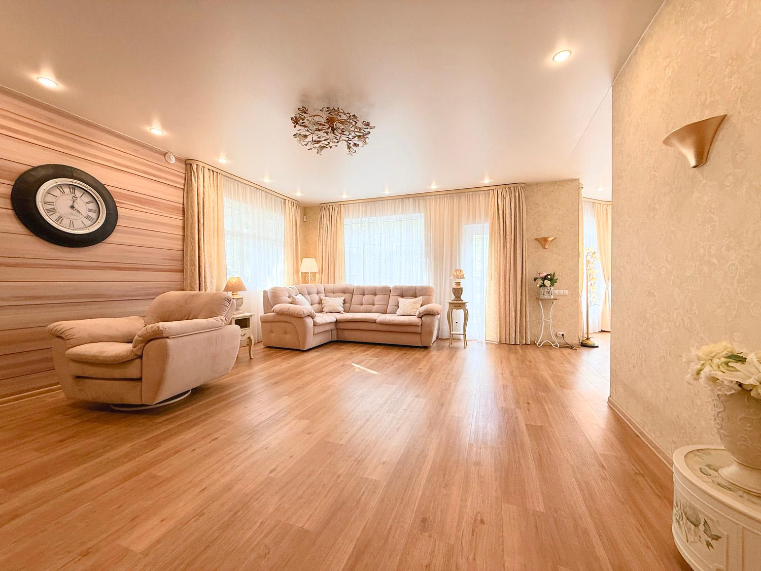 КП «Лемболово-Парк». Коттедж 317 кв.м на участке 15 соток В АРЕНДУ