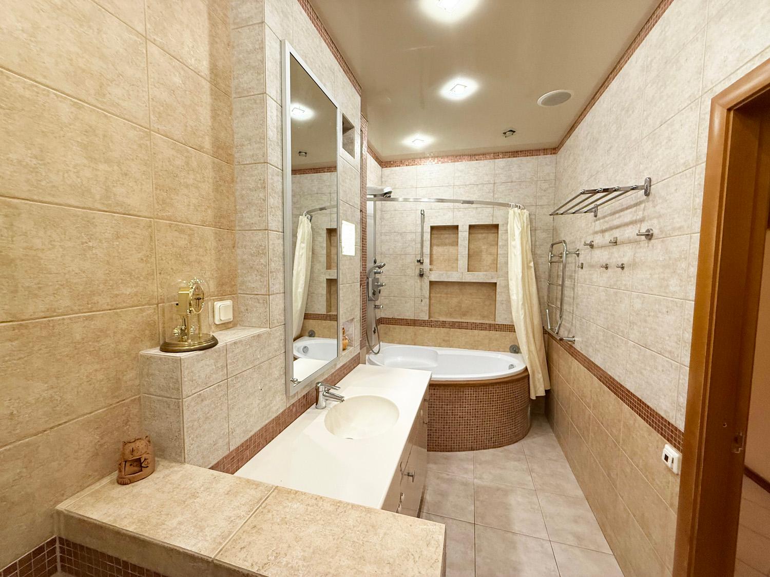 м. «Озерки». 3-комнатная квартира 110 кв.м