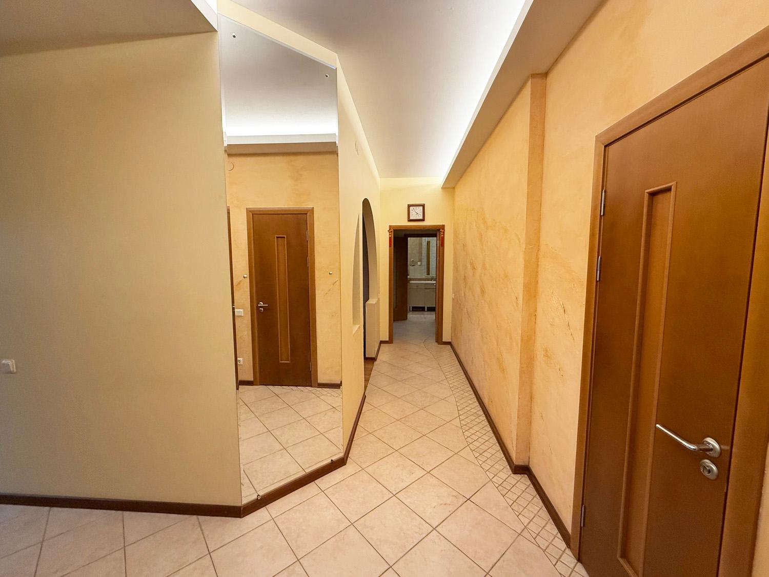 м. «Озерки». 3-комнатная квартира 110 кв.м