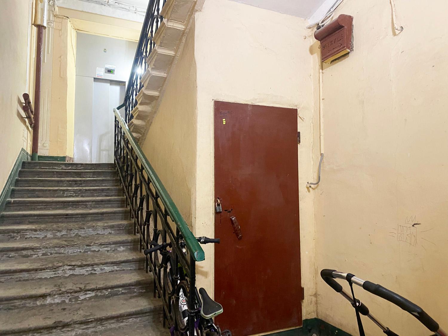 м. «Петроградская». Комната 13,2 кв.м