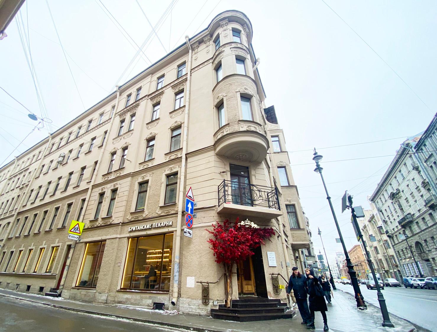 м. «Петроградская». Комната 13,2 кв.м