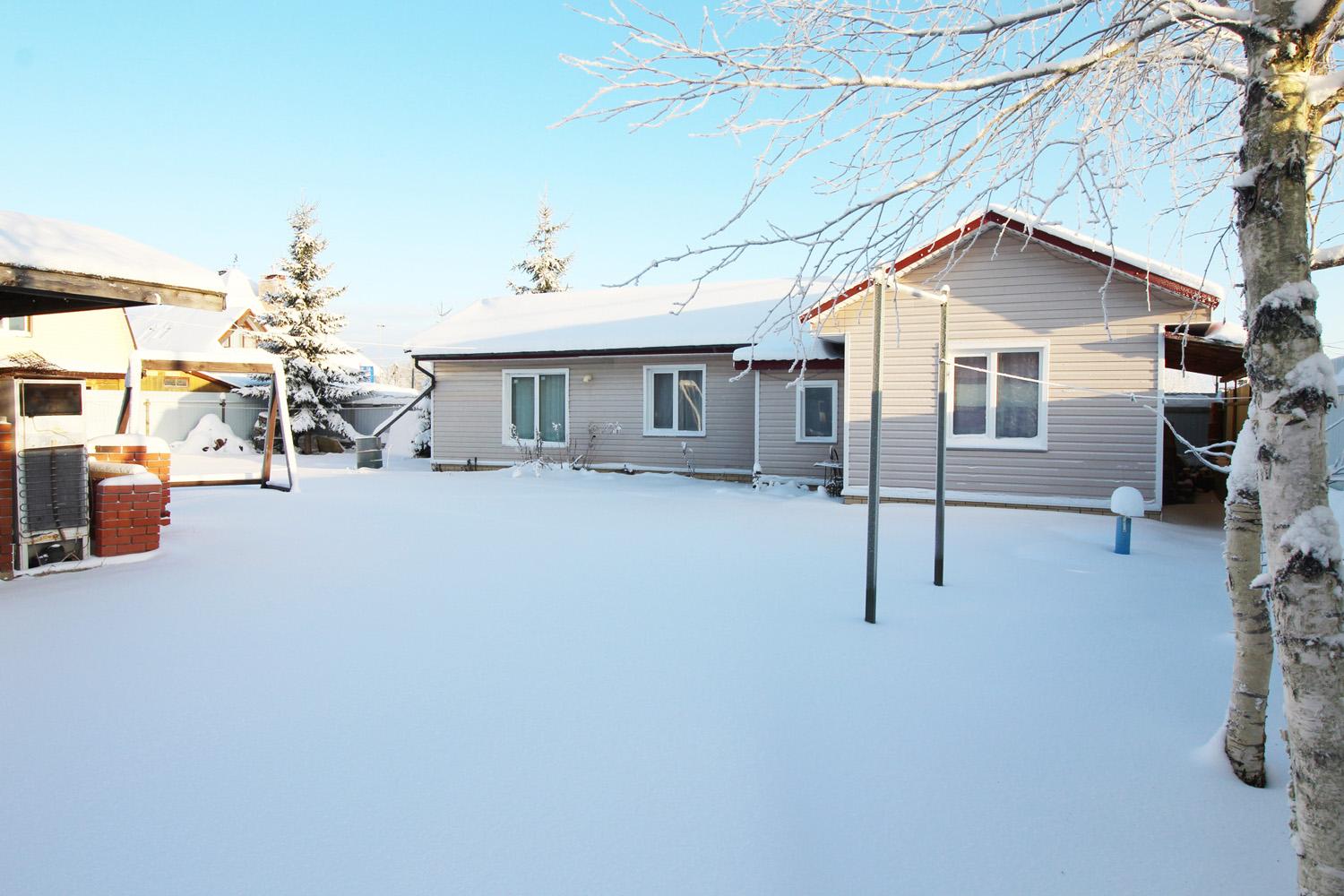 дер. Волковицы. Коттедж с гостевым домом и баней на участке 10 соток