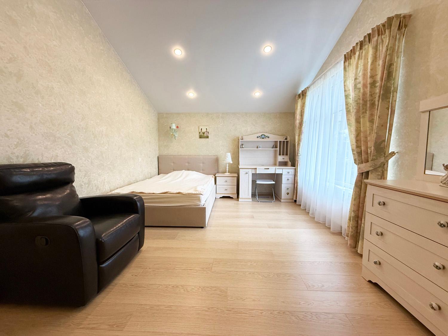 КП «Лемболово-Парк». Коттедж 317 кв.м на участке 15 соток В АРЕНДУ