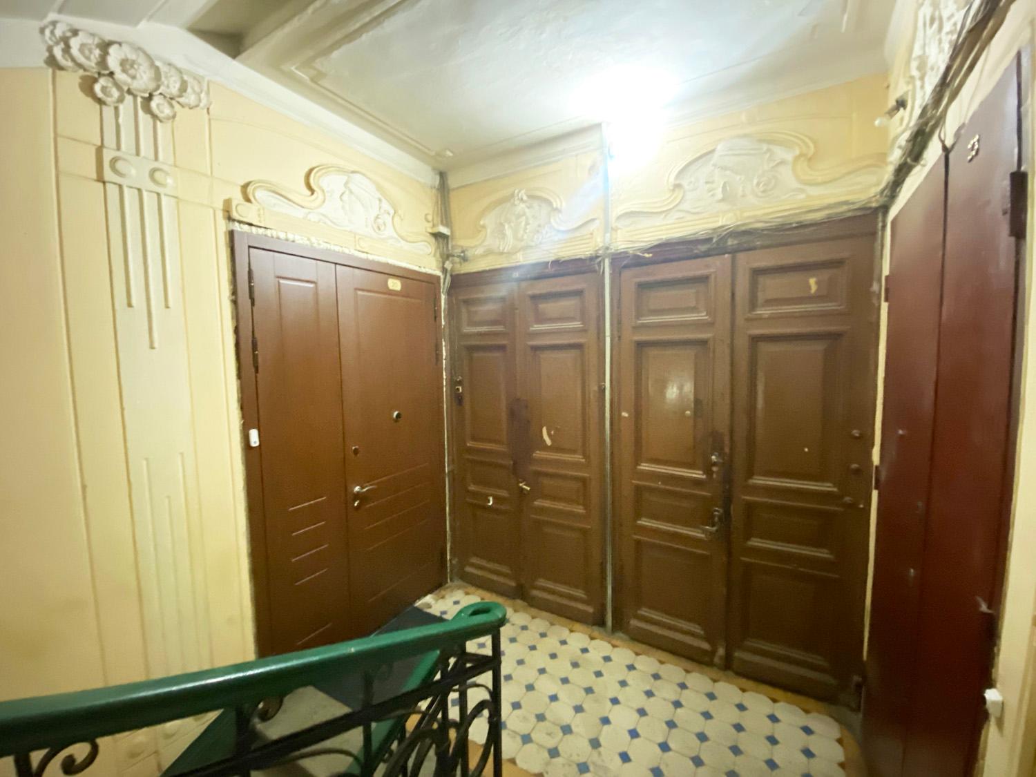 м. «Петроградская». Комната 13,2 кв.м