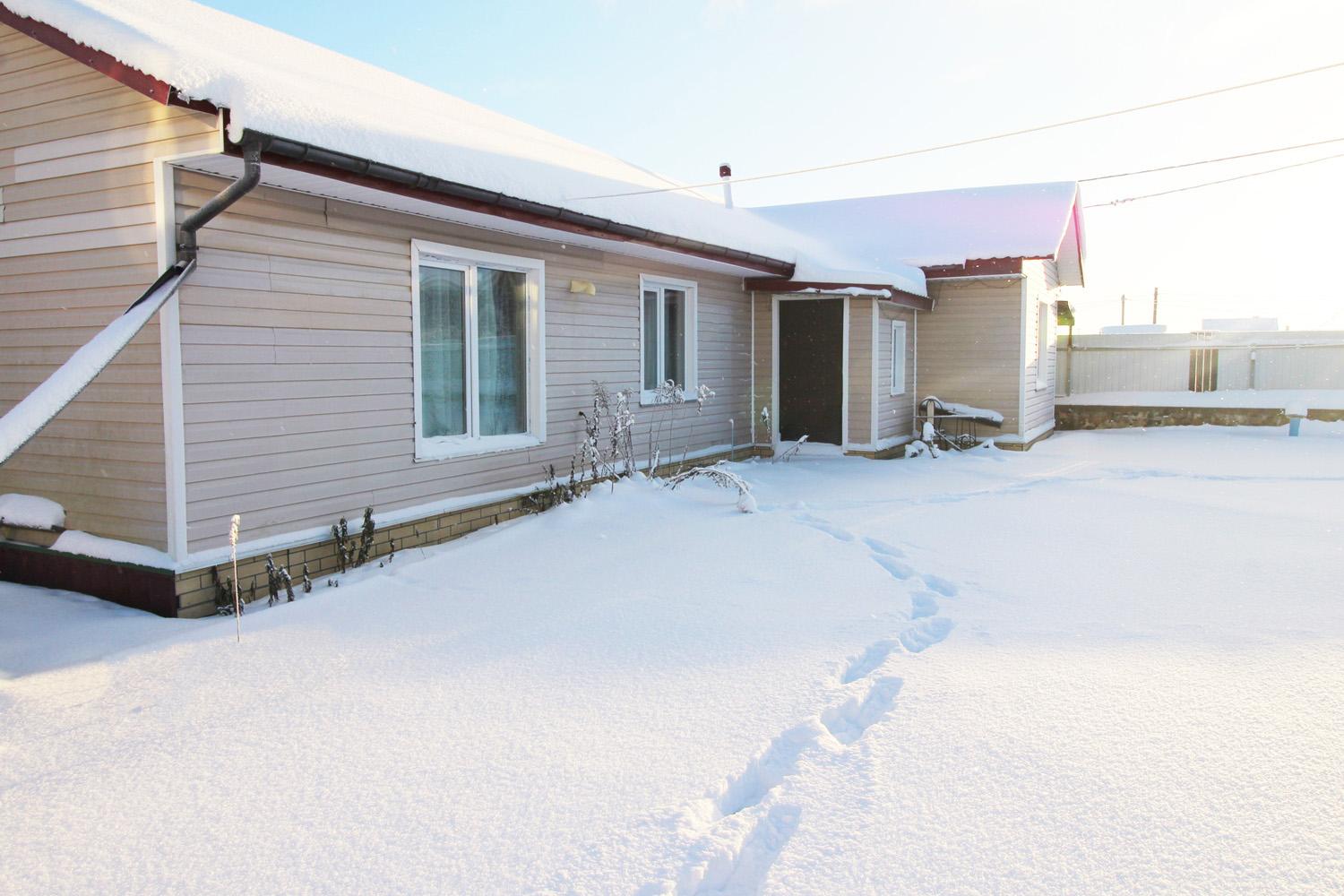 дер. Волковицы. Коттедж с гостевым домом и баней на участке 10 соток