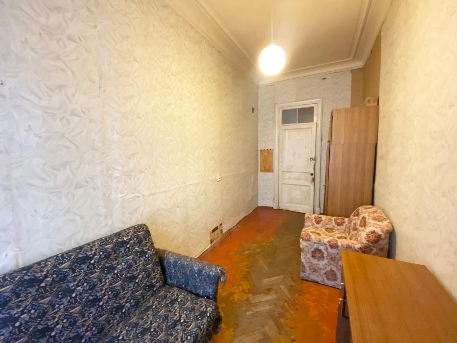 м. «Петроградская». Комната 13,2 кв.м