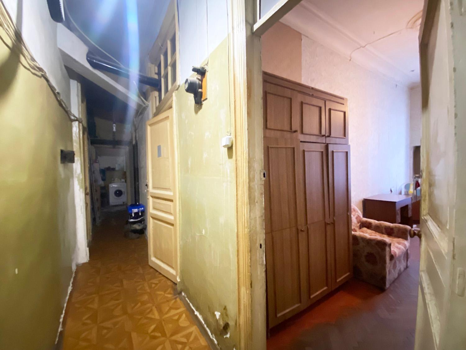 м. «Петроградская». Комната 13,2 кв.м