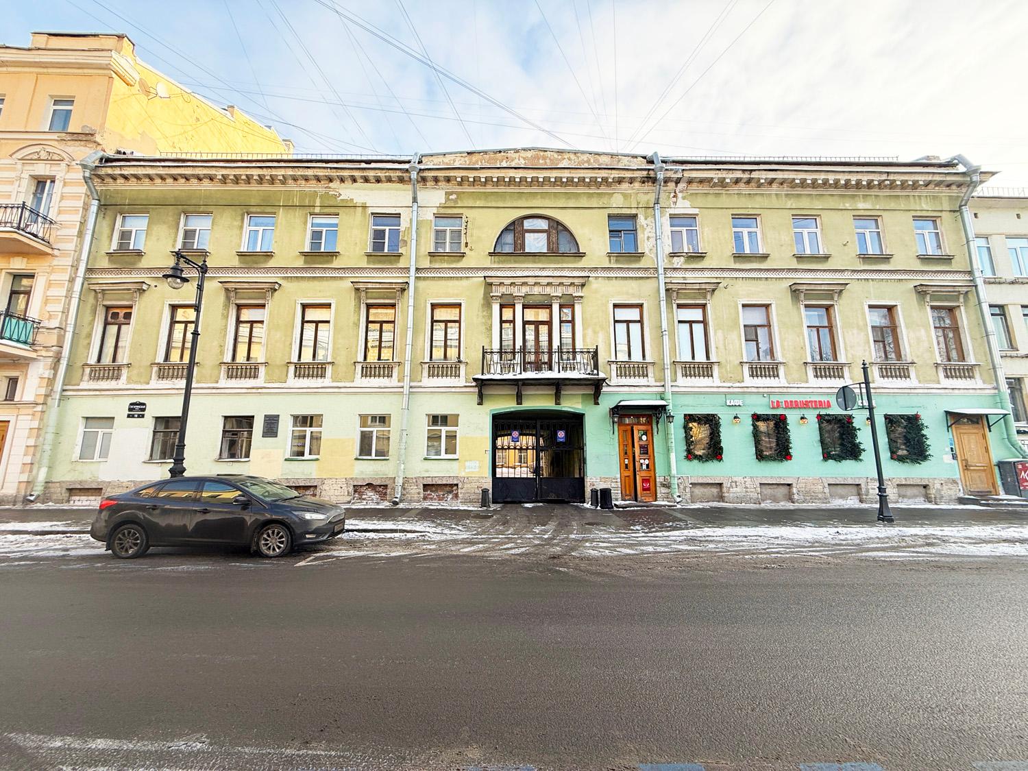 м. «Чернышевская». 5-комнатная квартира 130 кв.м