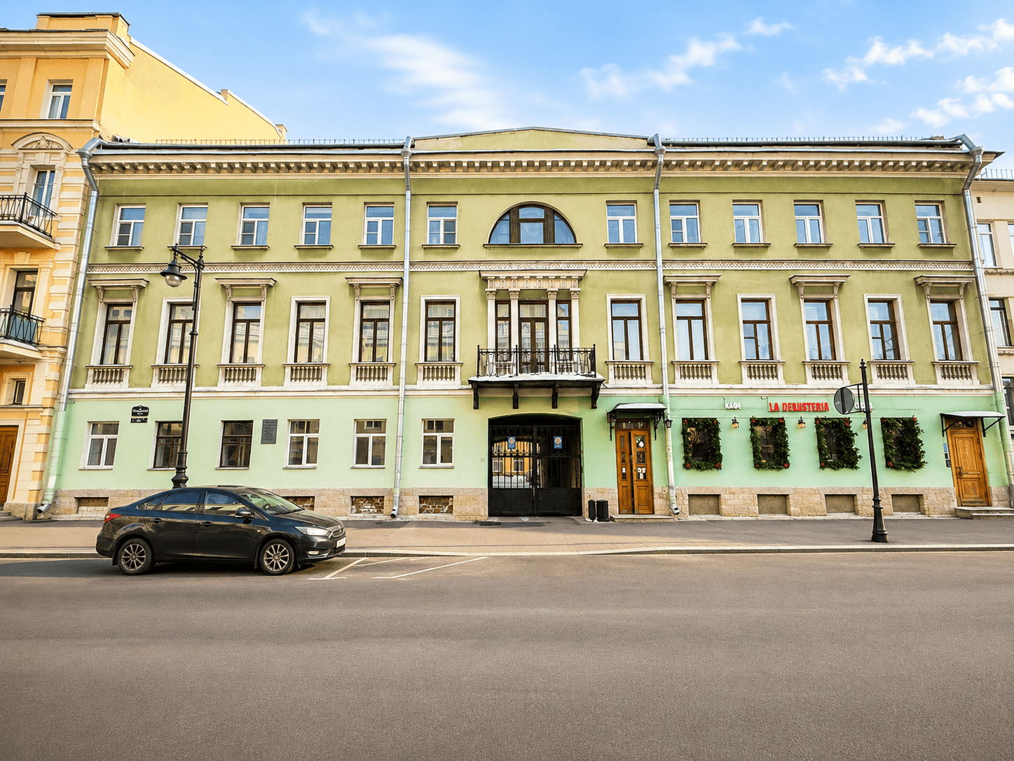 м. «Чернышевская». 5-комнатная квартира 130 кв.м
